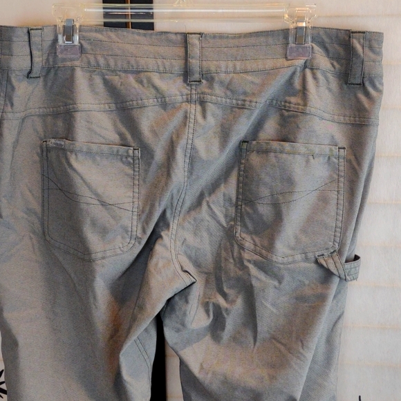 Columbia Size 12 Pants/capris. Hiking, traveling, outdoor. - Picture 5 of 9
